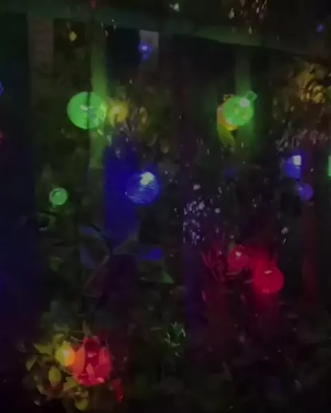 ILUMINARE COLORATA PENTRU sărbătorile DVS