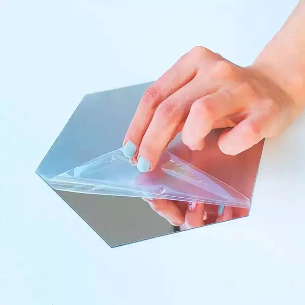 HEXAGEM®: Autocolante în oglindă pentru decorare rapidă și ușoară