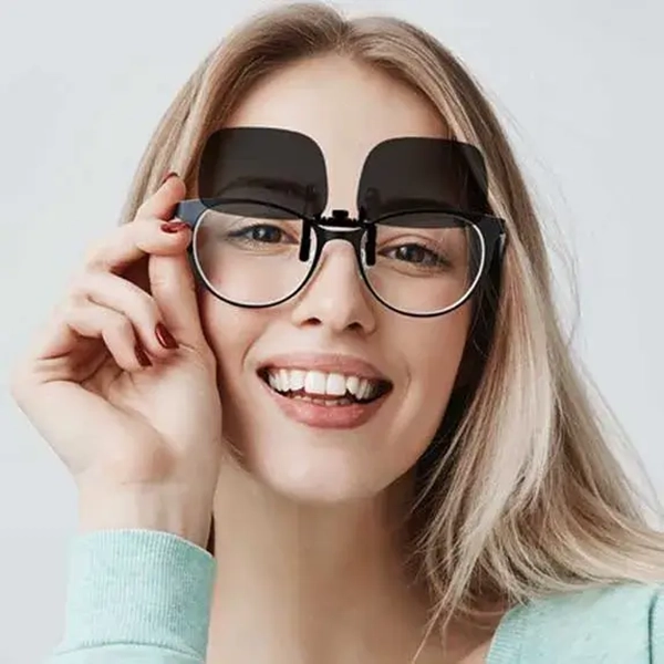CLIPONZ®: Comută cu ușurință între ochelari de soare și ochelari obișnuiți